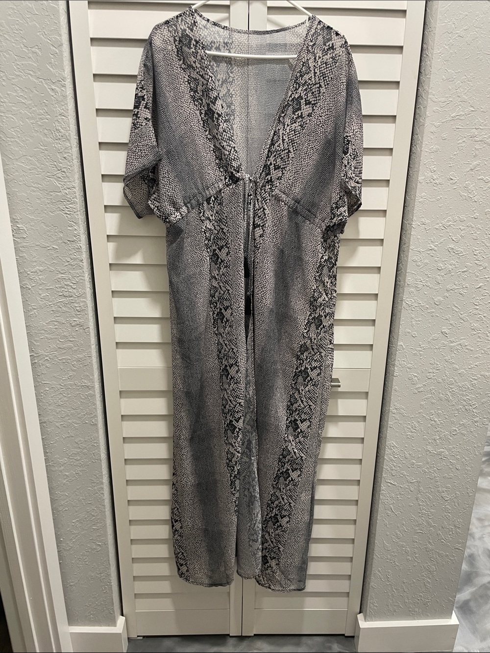 Snakeskin Print Kimono/Cardigan - Neutral Gray Tones